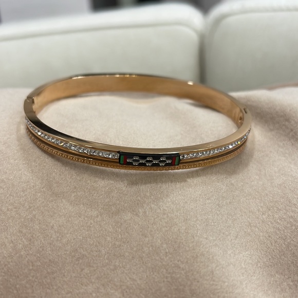 Gucci like bracelet. - Picture 2 of 7